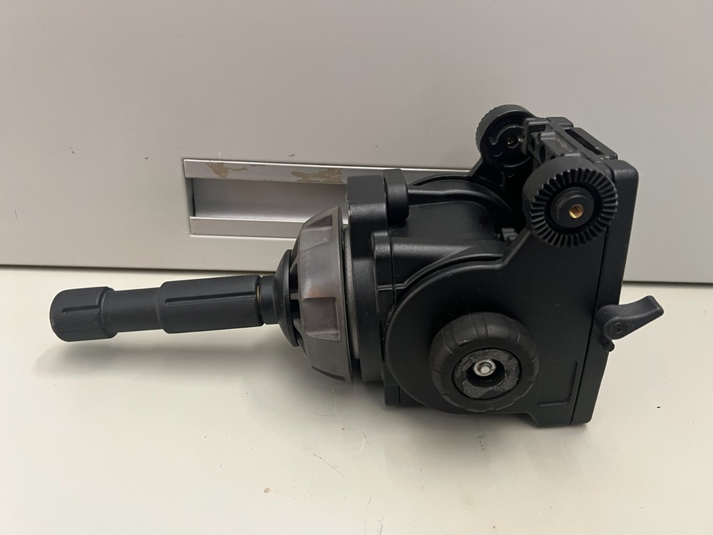 Used Manfrotto 516 Pro Fluid Head BROADCAST CAMERA - Missing Label