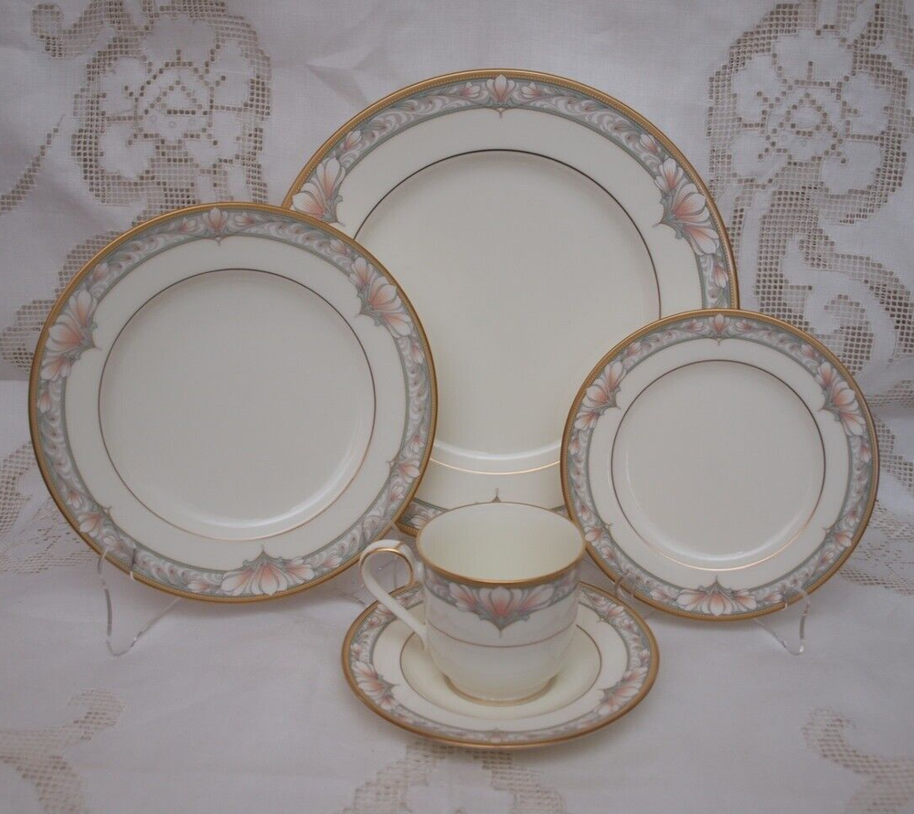 20 Pc Noritake BARRYMORE Set Bone China 9737 Dinnerware EUC