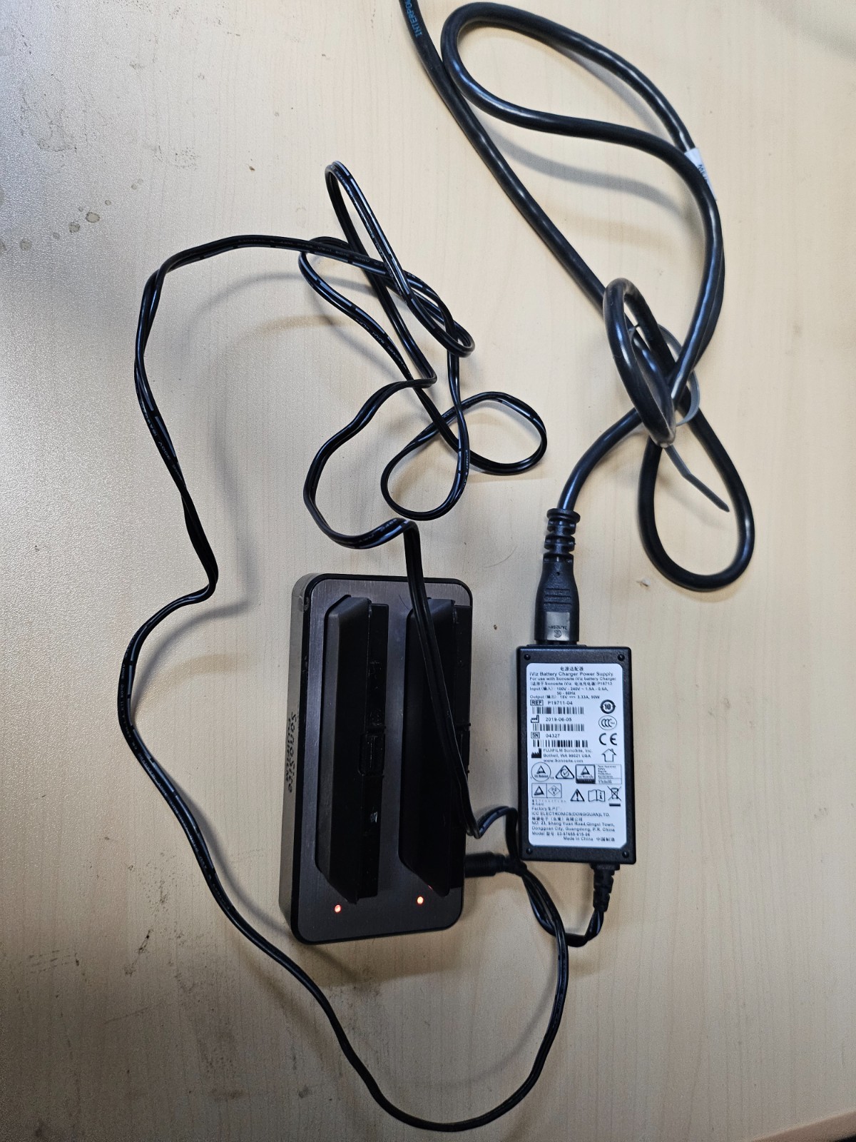 FujiFilm SonoSite iVIZ P21877-11 Ultrasound Scanner Power Supply & Charger