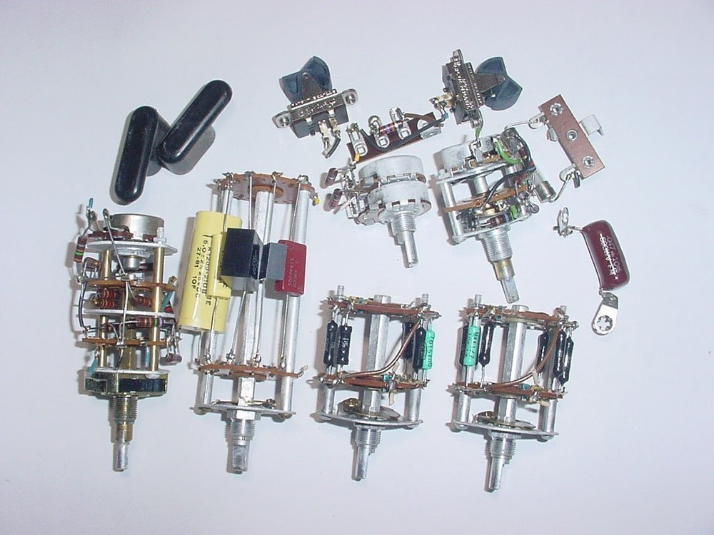 HEATHKIT IG-5218 FUNCTION AUDIO GENERATOR MISC 12-PARTS COMPONENTS LOT ***