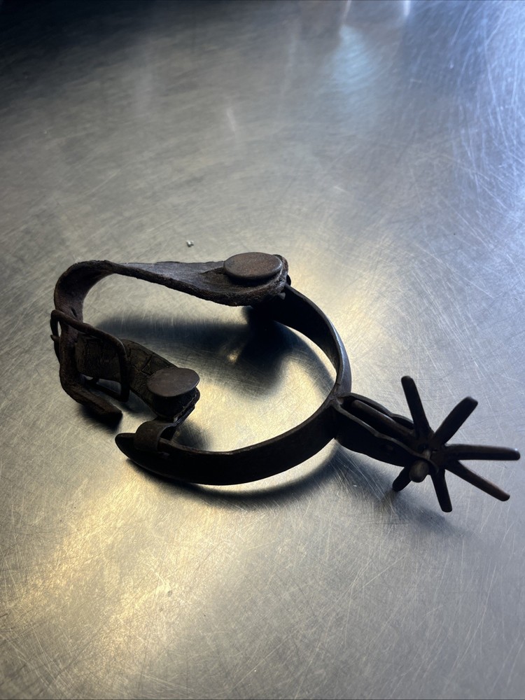 Vintage Western 8 Point Spur Leather Strap