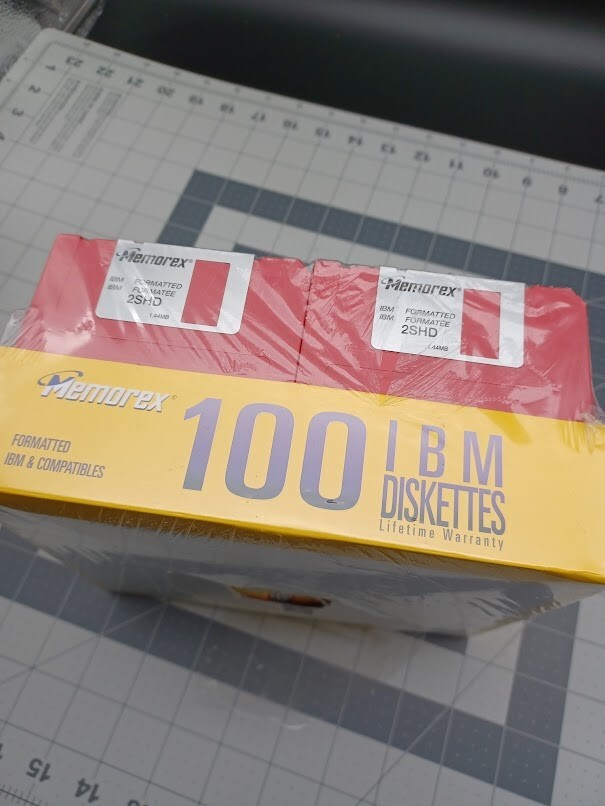 Memorex 3.5" 90mm 2HD Formatted Micro Floppy Disk Diskettes 100 Pack NOS