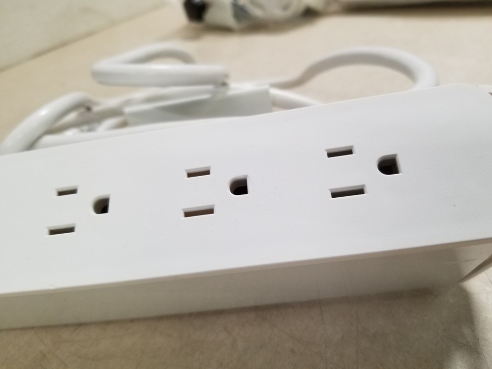 Omni Desktop Power Module 3 Duplex 1 USB Edge Clamp White