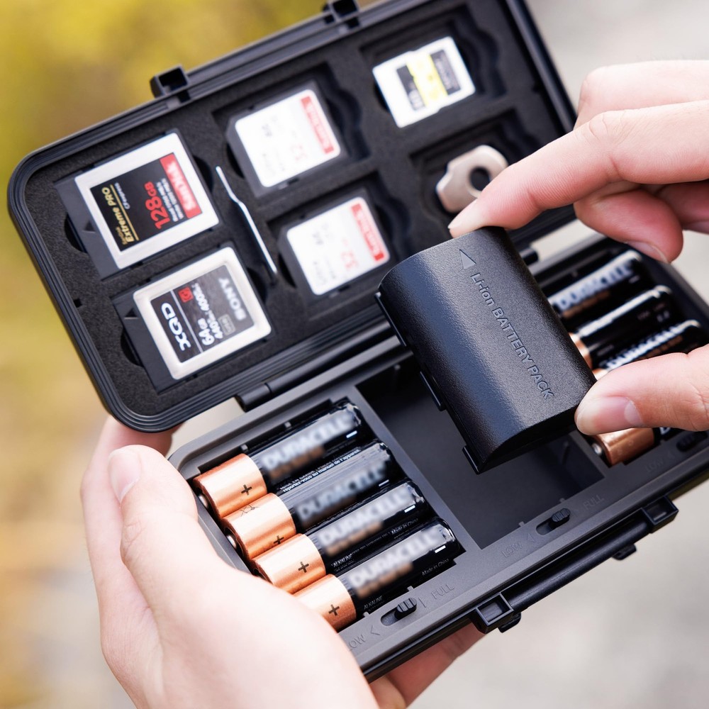 Compact Storage Case for 6 SD CF Memory Cards - Multi-Function Organizer