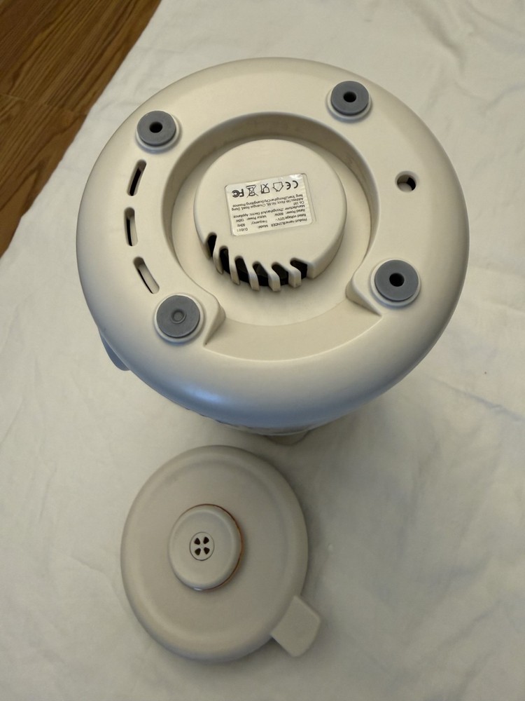 Lightly Used! Automatic Nut Milk Maker & Blender DJ001