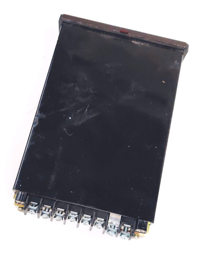 Omega DP460T Digital Temperature Panel Meter Thermometer 1/8 DIN