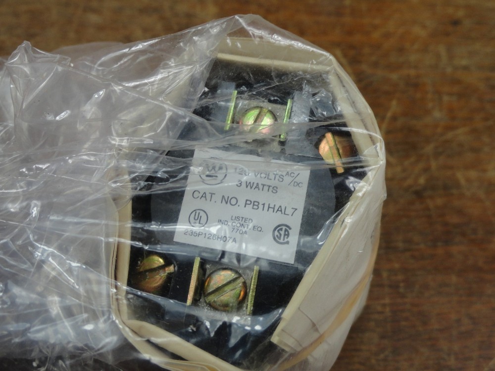 Unused Westinghouse PB1HAL7 Pilot Light