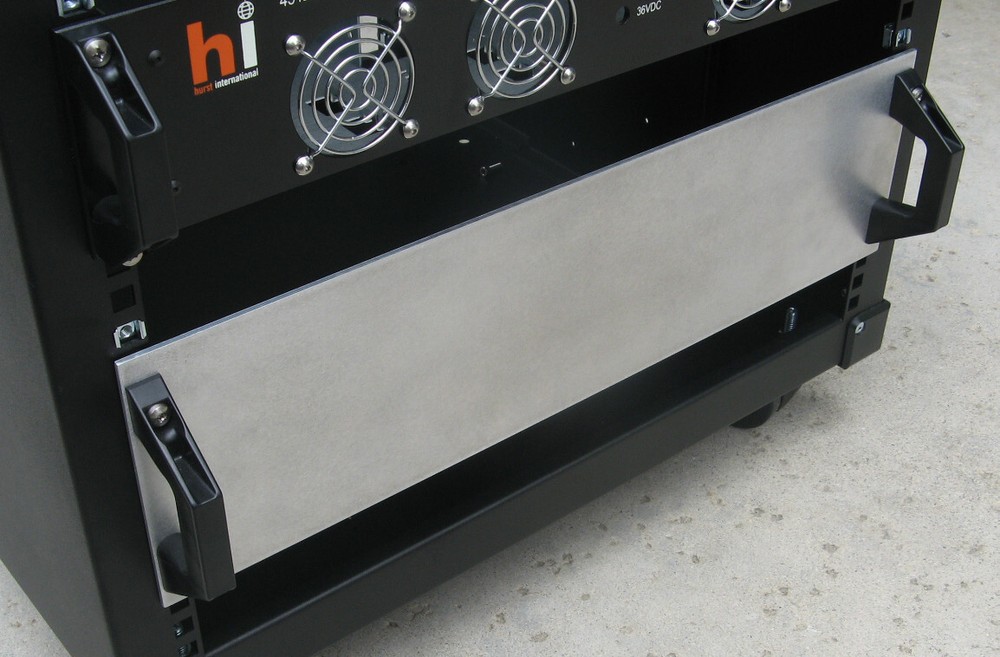 3U Rack Handle Kit, .375" Panel. Use on any 19" rackmount equipment.