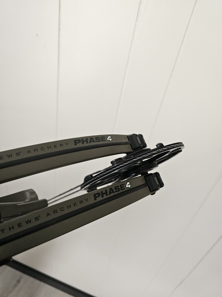 Mathews Phase 4 29 Compound Bow