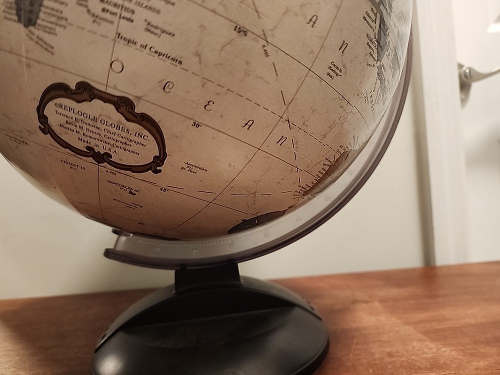 VINTAGE REPLOGLE 12" PLATINUM CLASSIC SERIES GLOBE Plastic Base Donovan