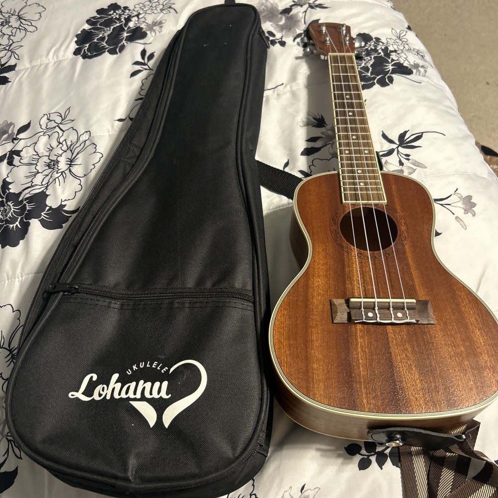 Lohanu concert ukelele LU-C includes bag