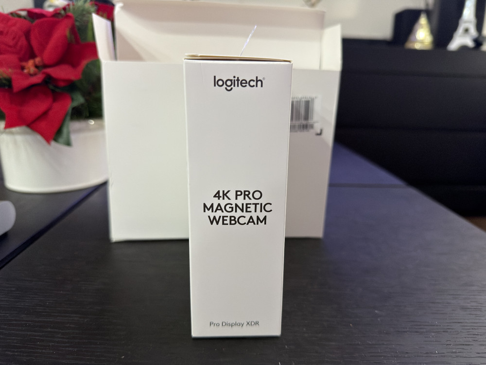 Logitech 4K Pro Magnetic Webcam for Apple Pro Display XDR
