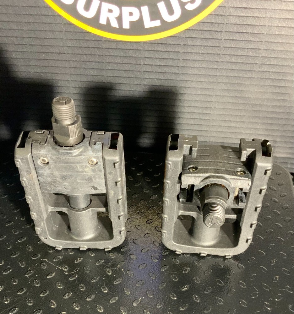 FAT CAT FOLDING BICYCLE PEDALS ($5/PAIR OBO)