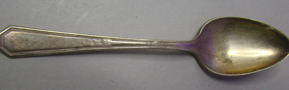 WM Rogers AA Silver Plated Flatware spoon 6"