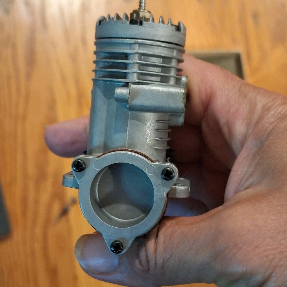 FOX .35 VINTAGE MODEL AIRPLANE AIRCRAFT GLOW ENGINE W/BOX