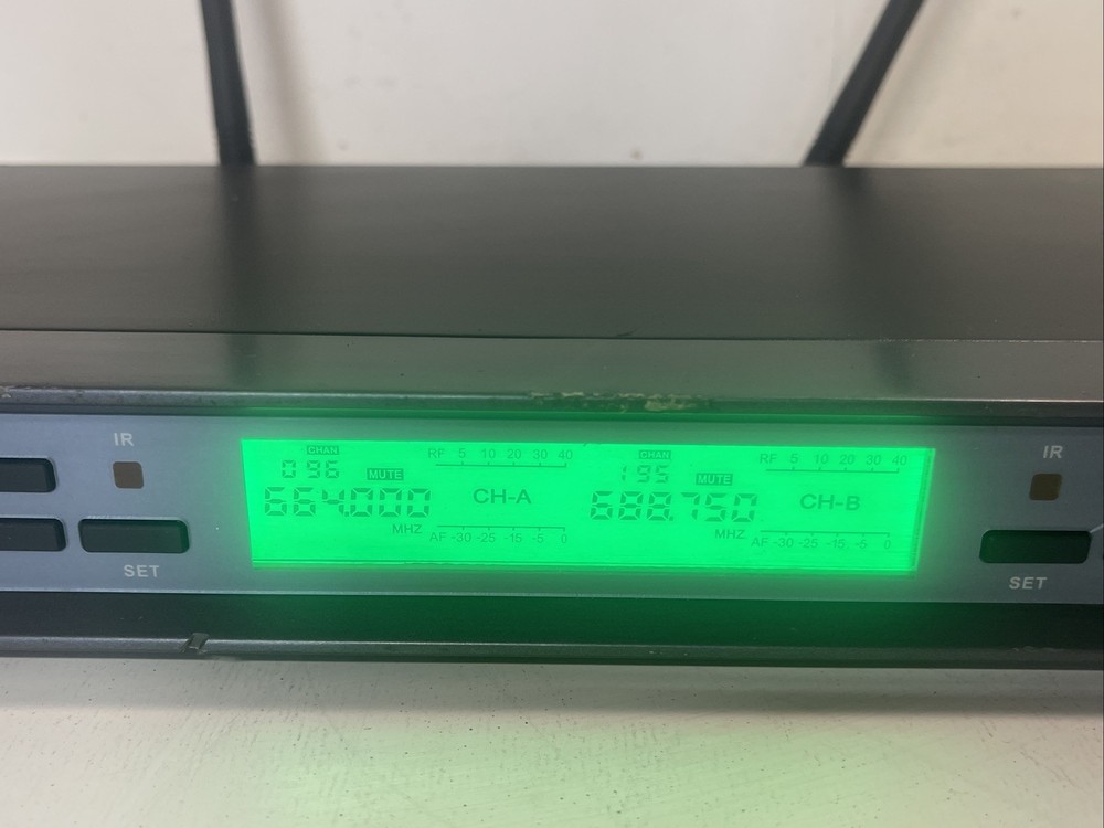 RMS MC-200 Wireless Microphone