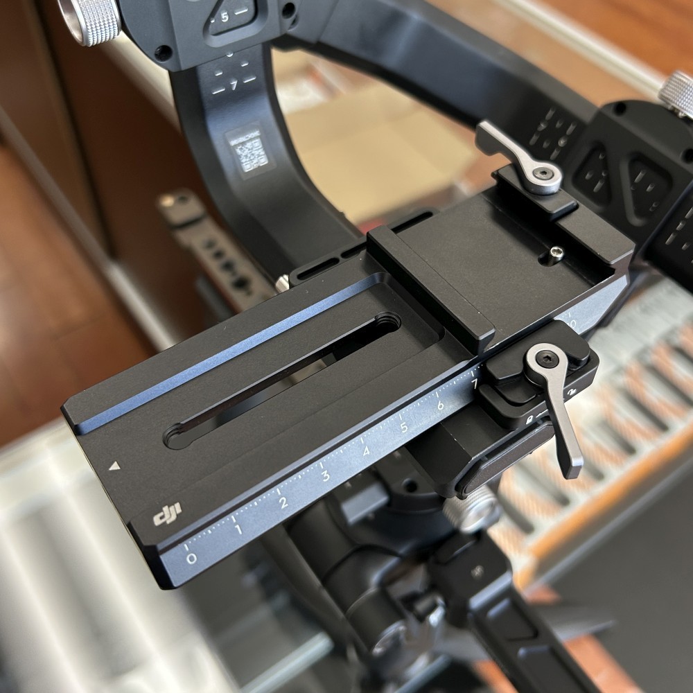 DJI Ronin SC2 with Dual Handle Handgrip *Pre-Owned*