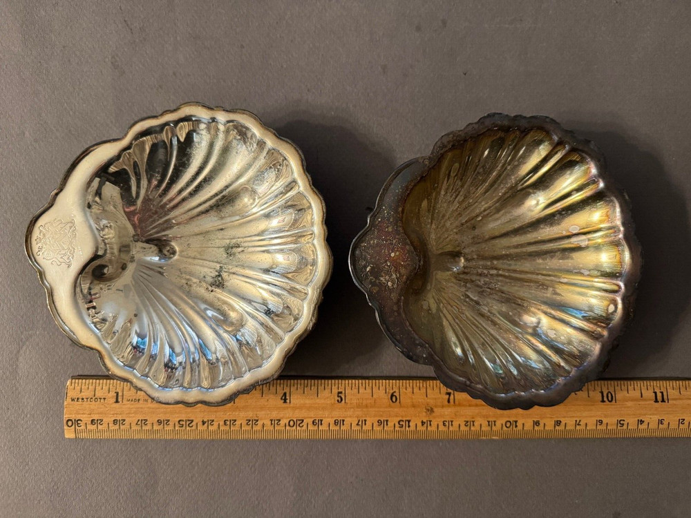 PAIR OF DODGE INC SILVERPLATE METAL SHELL SHAPE CANDY NUT DISHES VINTAGE
