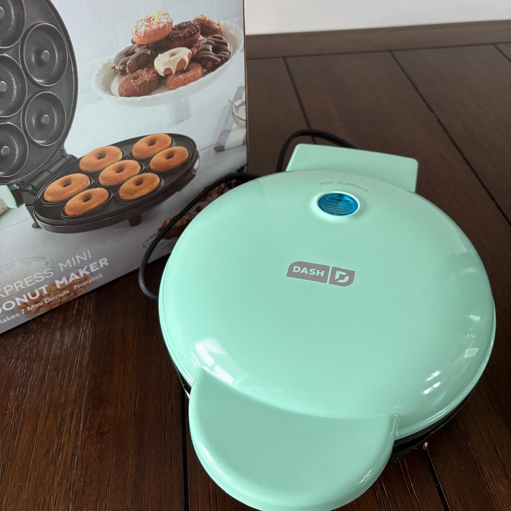 Dash Express Mini Donut Maker Mint Aqua 7 Donuts Nonstick Electric