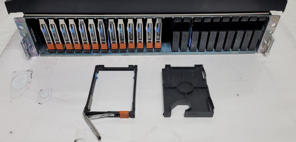 EMC Model BPE25 - 2.5in 25 Drive Bay Mini SAS RJ45 Storage Array No HDDs