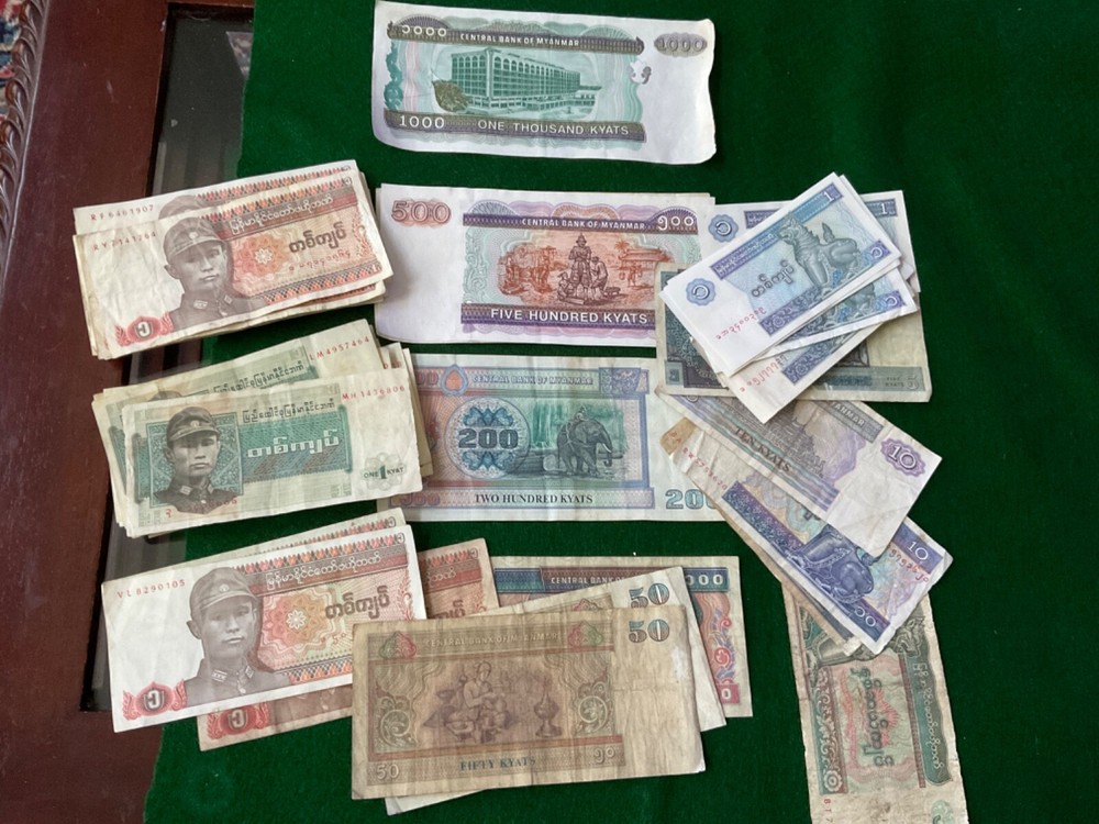 Myanmar money / bargain lot - T2 (BW)