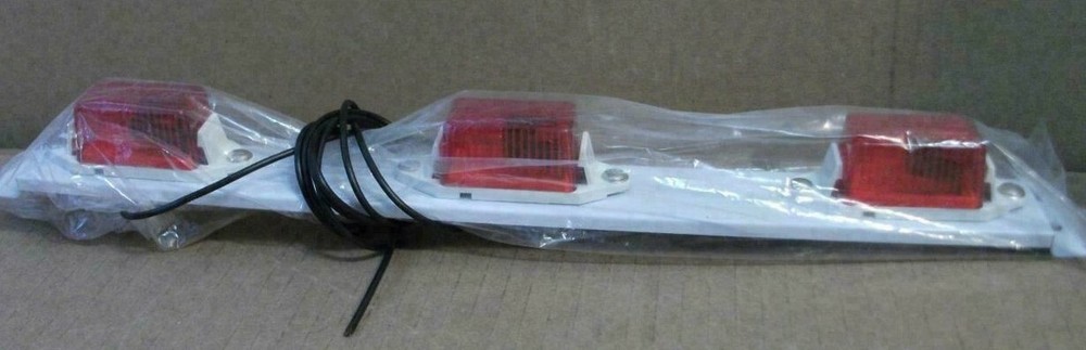Optronics MC99RB Series - Rectangular Clearance Marker Lights, Red ~