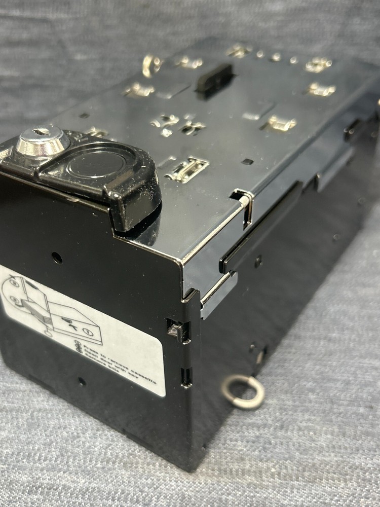 CASH CODE LOCKABLE CASSETTE MODEL VAULT400 PART NO CST-40067-P1L