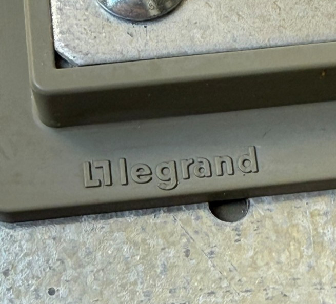 Legrand Wiremold RFBA2R30OG RFBA 2-G 3_RECTANGULAR COVER FLOOR BOX