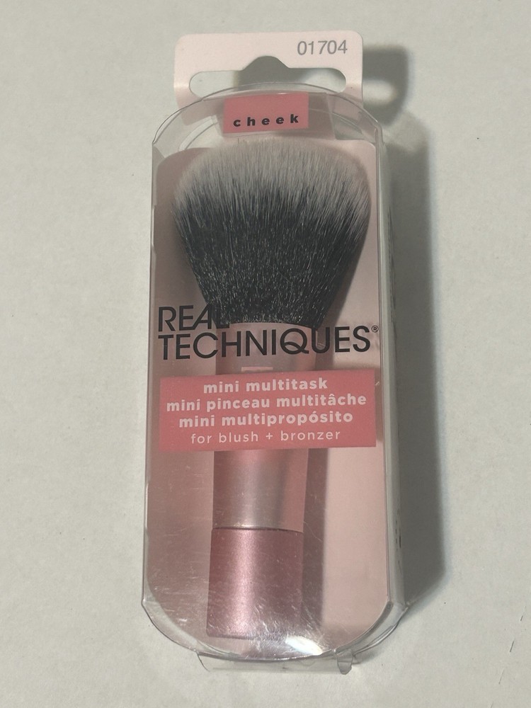 Real Techniques Mini Multitask Brush NEW Blush Bronzer Travel Size