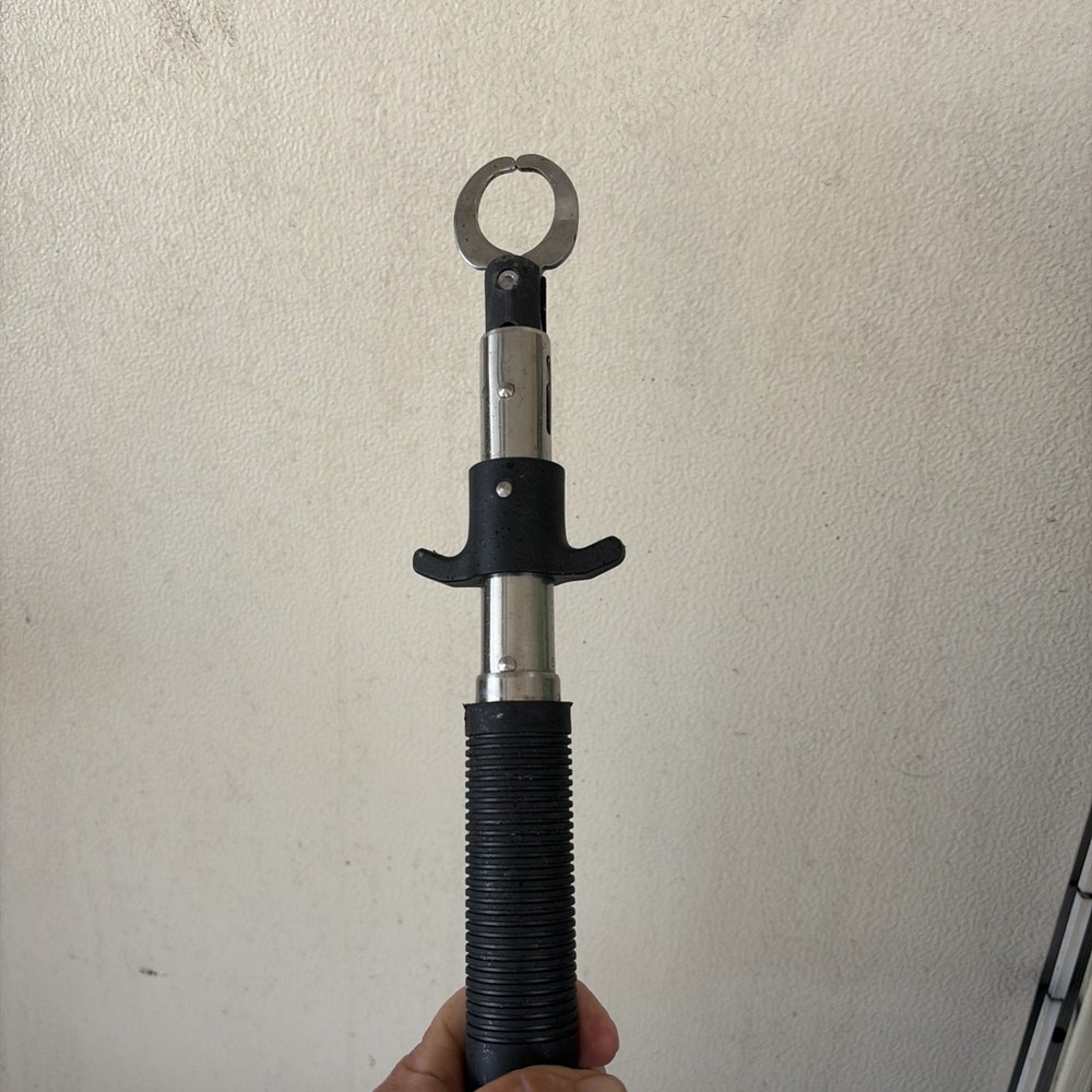 Fish Gripper Scale