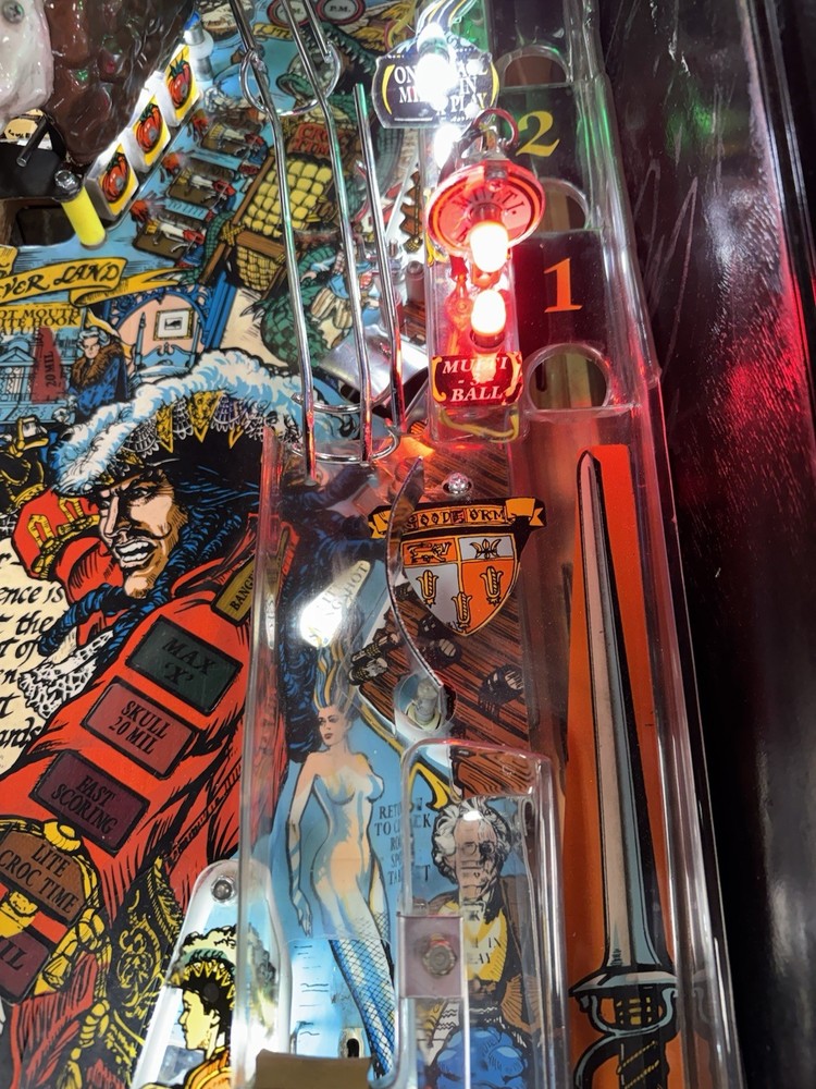 DATA EAST HOOK PINBALL MACHINE FULLY REFURBISHED PLAYS GREAT ROBIN WILLIAMS