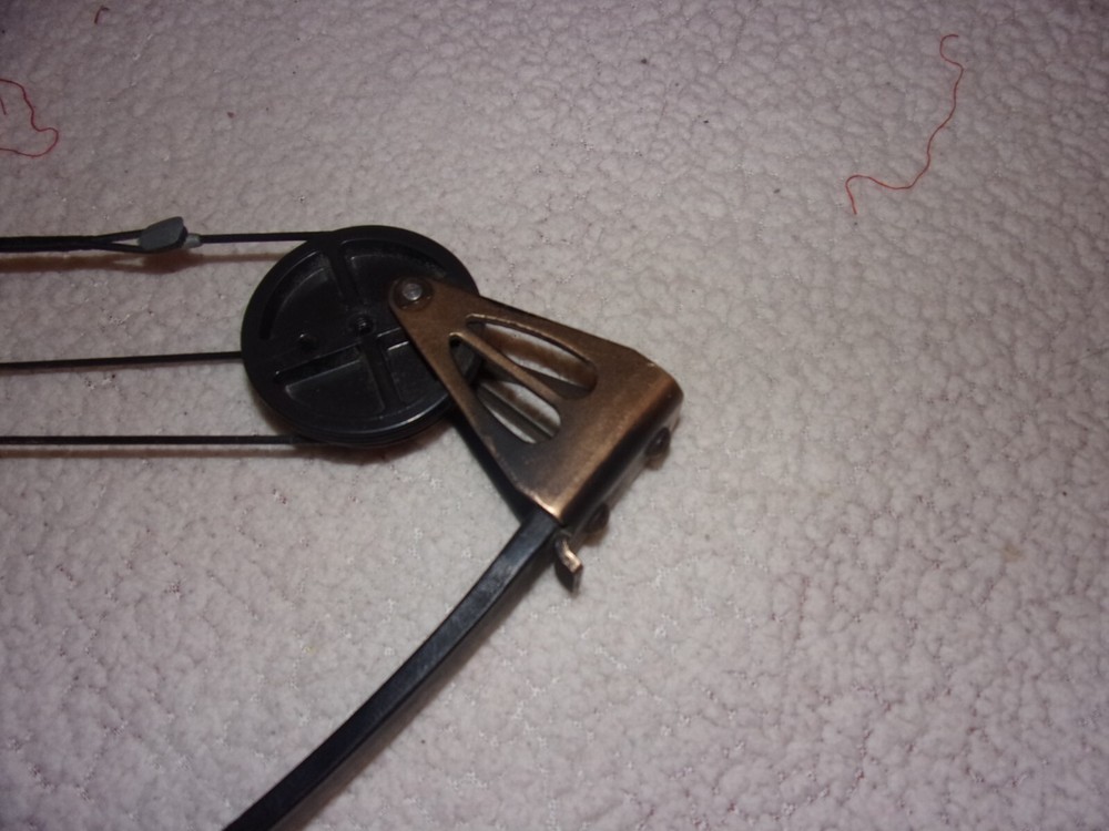 Vintage Ben Pearson Compound Bow