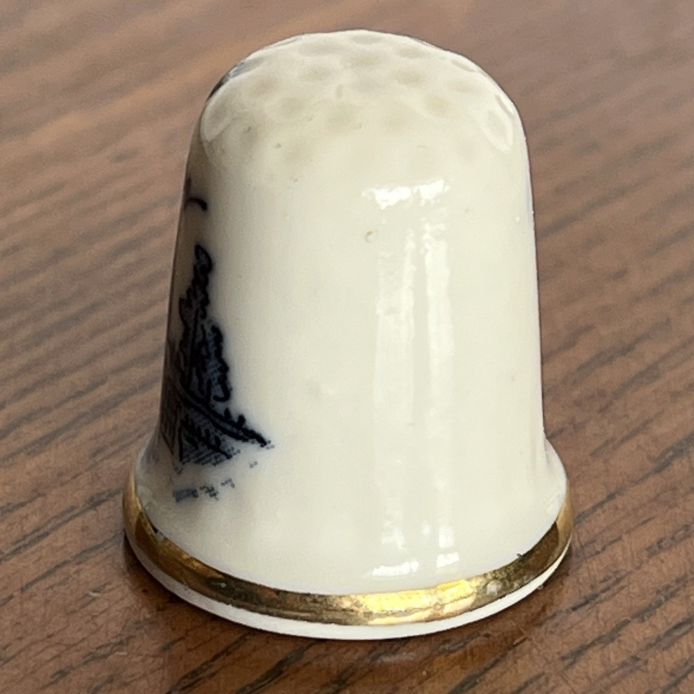 PORCELAIN THIMBLE Willow Blue Windmill Vintage