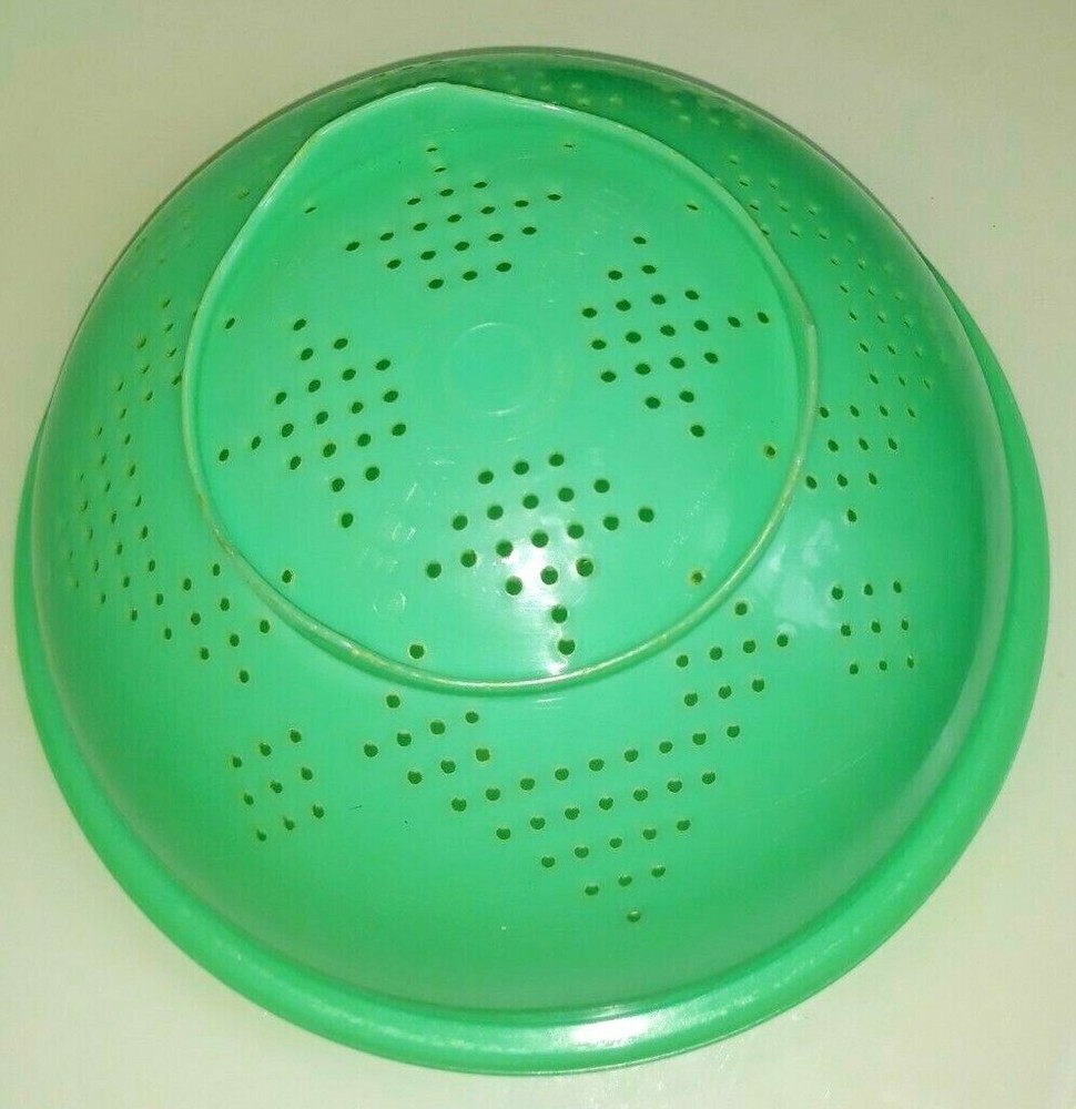 TUPPERWARE Jadite 3 Qt Footed Colander/Strainer #339