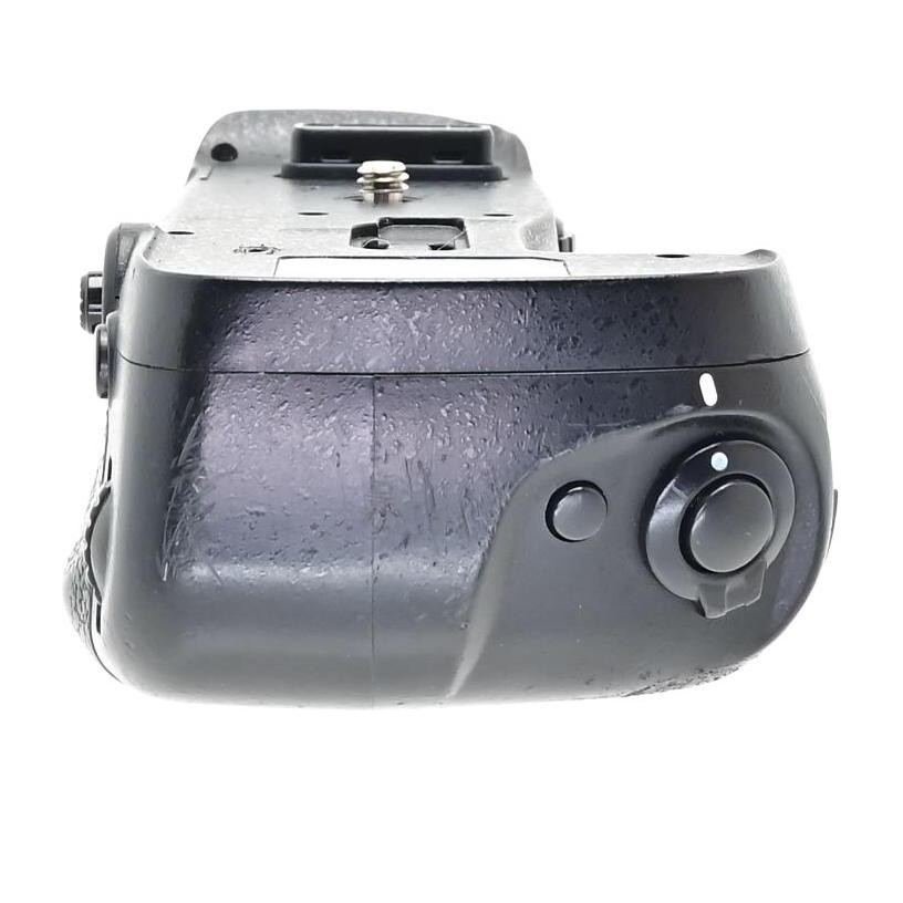 Nikon MB-D18 Multi-Power Battery Pack
