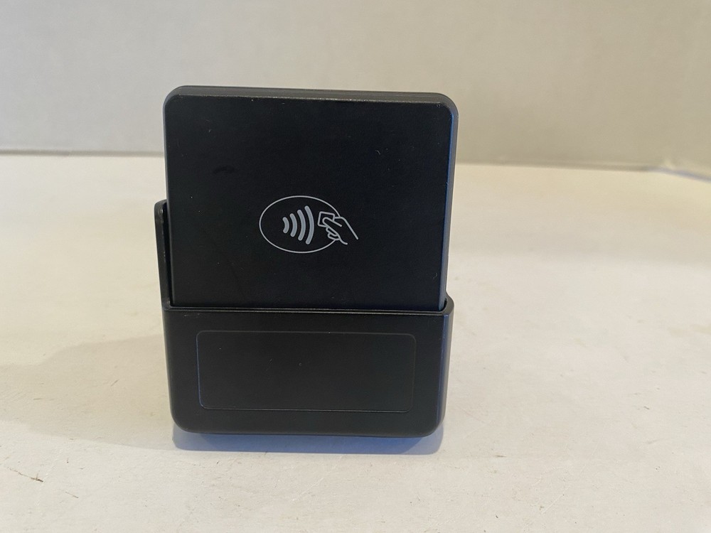 Bbpos CHB20 Chipper BT Bluetooth NFC Card Reader 2AB7X-CHC2XBT With USB Dock