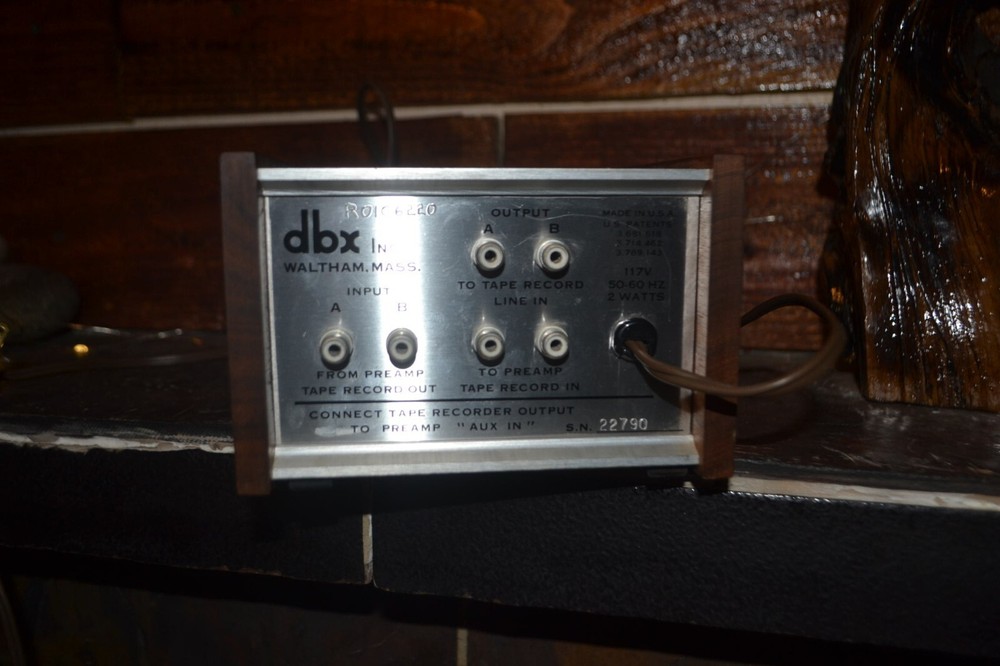 DBX 117 Decilinear Compressor Dynamic Range ProcessorTested VIDEO