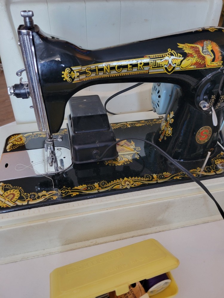 Singer Sewing Machine Model 15, iconic "Sphinx" Version