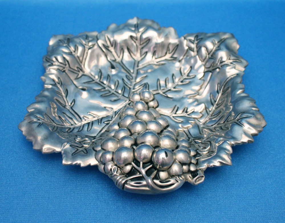 vintage GODINGER SILVER CANDY NUT DISH GRAPES & GRAPE LEAF DESIGN