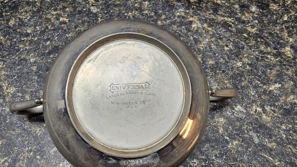 Vintage Universal Landers Frary & Clark Open Sugar Bowl