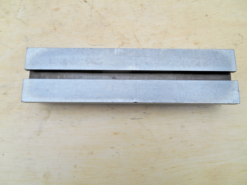 BROWN & SHARPE 730 INDICATOR BASE WITH 8" POST