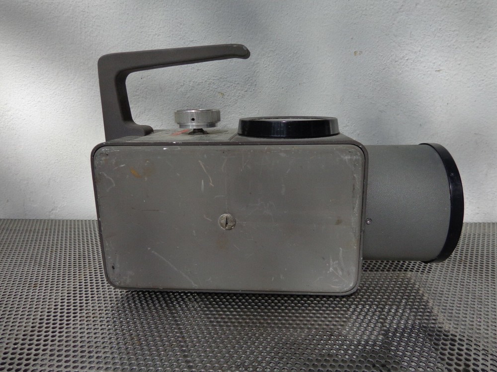 VICTOREEN 440 RADIATION CONTAMINATION SURVEY METER UNTESTED AS-IS