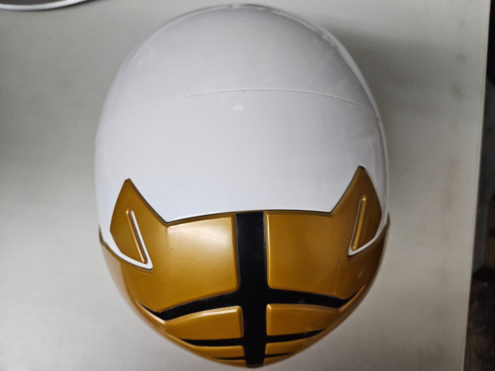 Hasbro Lightning Collection Mighty Morphin Power Rangers White Ranger Helmet