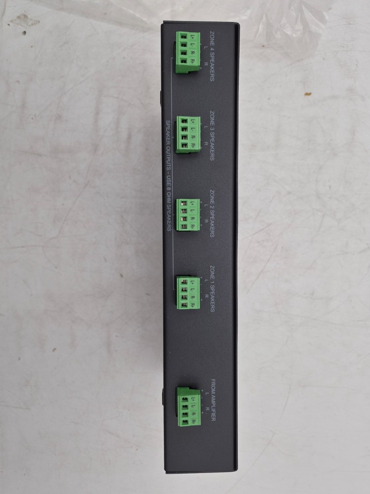 Monoprice SSVC-4.1 Single Input 4-Channel Speaker Selector With Volume Control