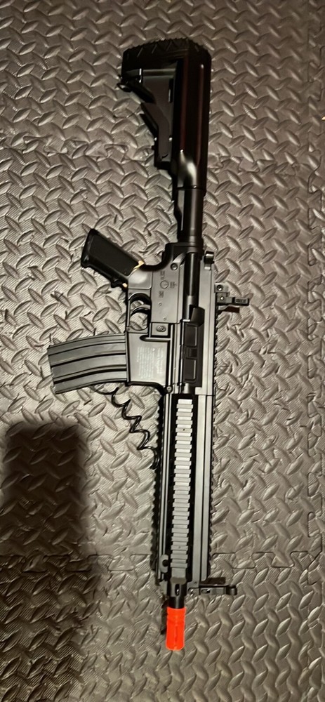 airsoft gun