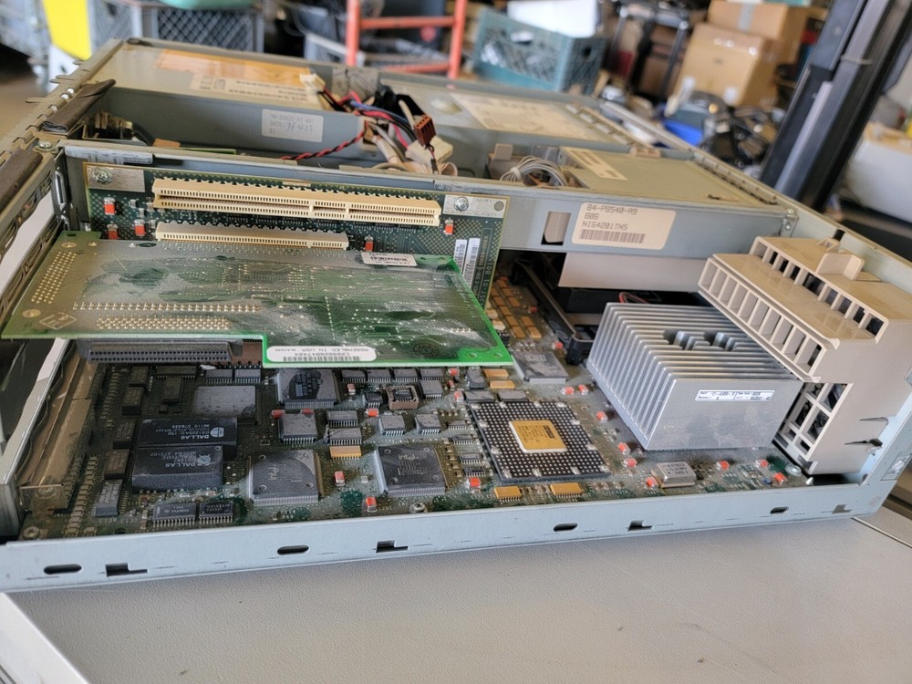 DEC Digital Alphastation 500 PB540-A9 - Missing Cover, See Pics