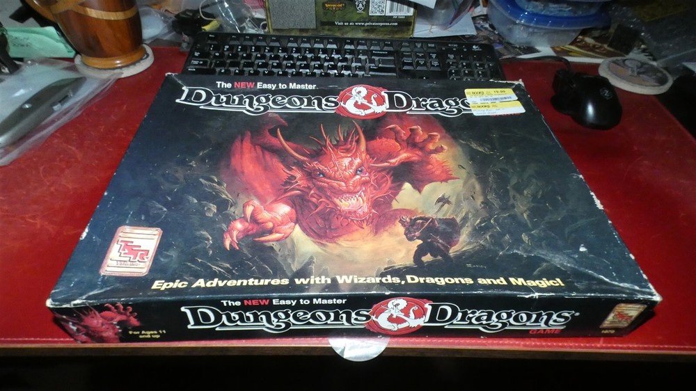 Dungeons & Dragons: Starter box: Epic Adventures with Wizards Dragons and Magic!