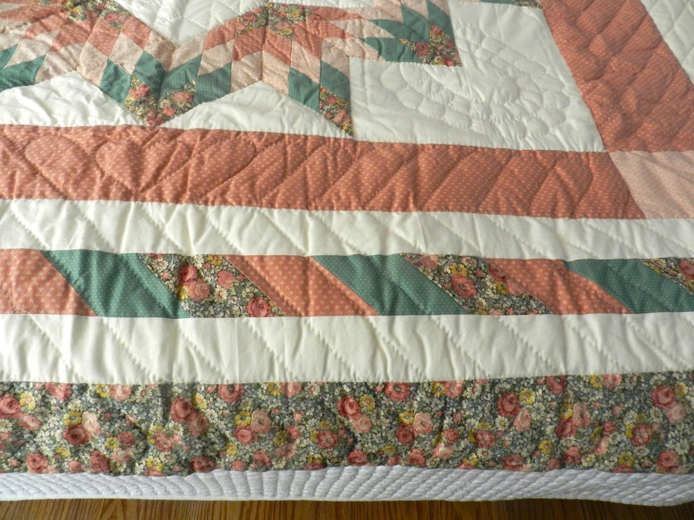 NOS Arch Quilt, Twin, Never Used