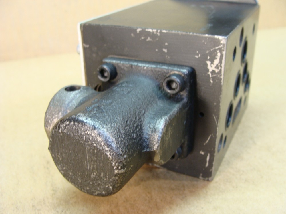 PARKER hydraulic directional control valve D3MR4B B