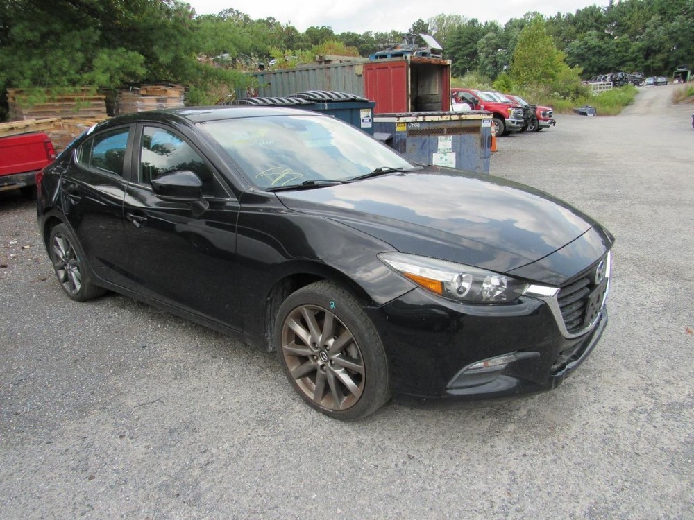 3 2018 Glove Box 1077605